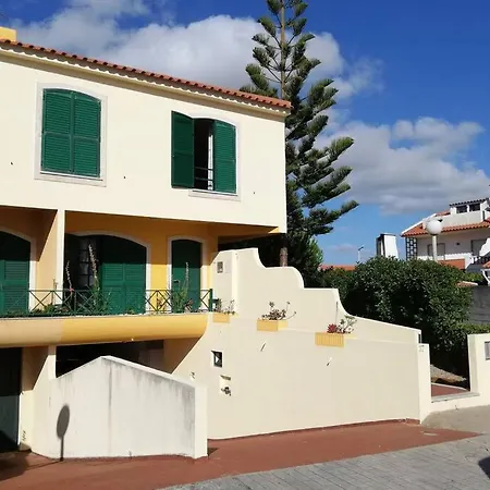 Nyaraló House At Peniche - Consolacao